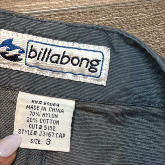 Billabong Women’s Convertible Cargo Pants | Zip-Off to Shorts | Size 3 | Gray - Picture 4 of 11